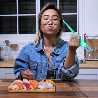 Glowing Chopsticks - Een Creatieve En Leuke Manier Van Eten